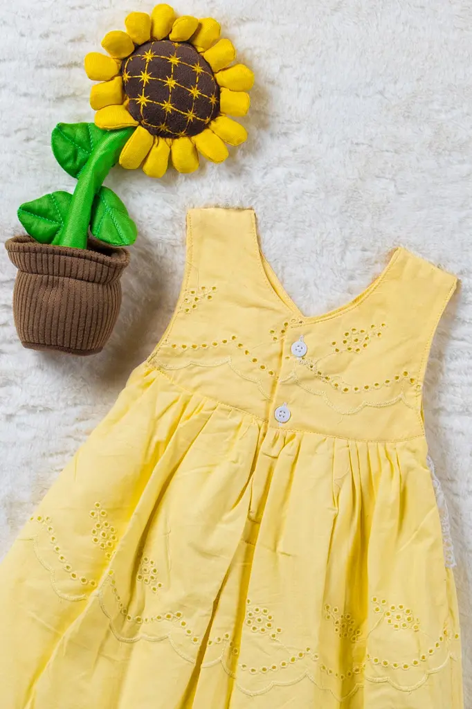 Pale yellow hacoba pleated frock with lace 4.webp